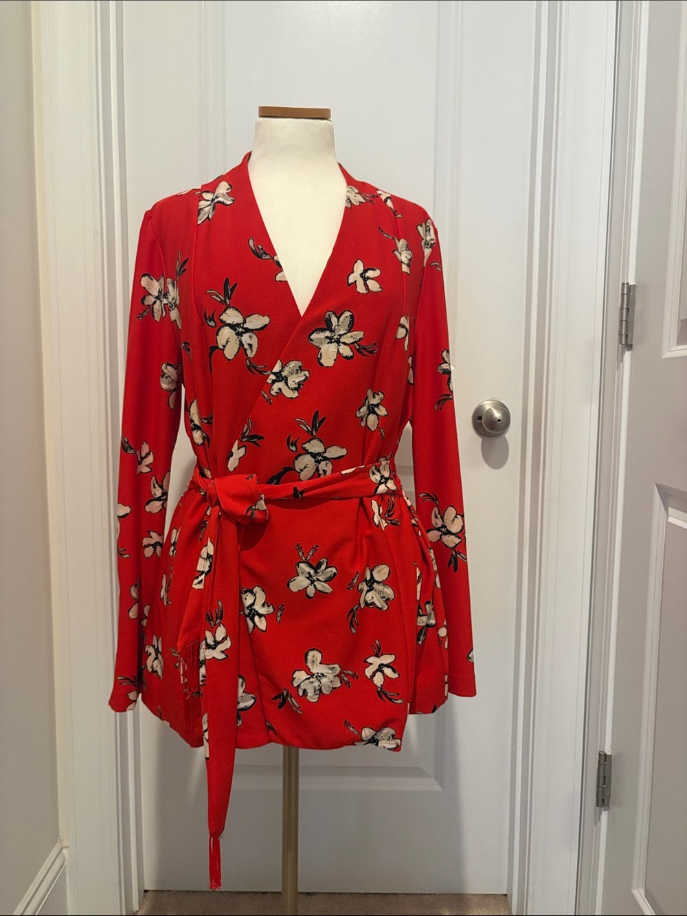 Lysse Red Floral Wrap Cardigan Size M Fringe Tie